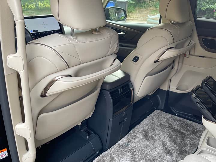 Toyota Vellfire 2025 2025款 皇冠 双擎 2.5L 墨金行政版