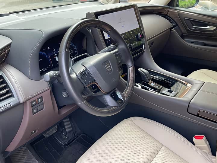 Toyota Vellfire 2025 2025款 皇冠 双擎 2.5L 墨金行政版