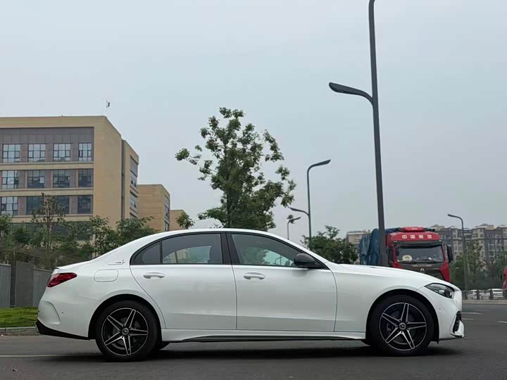Фото 4 - Mercedes-Benz C-Class