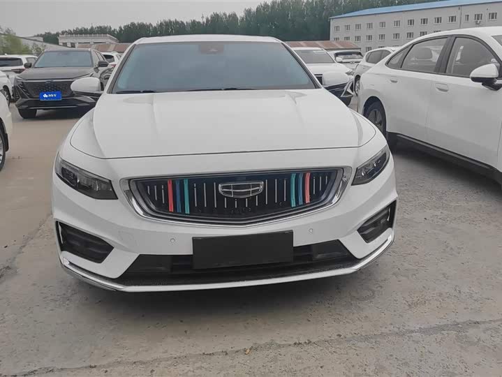 Фото 2 - Geely Preface