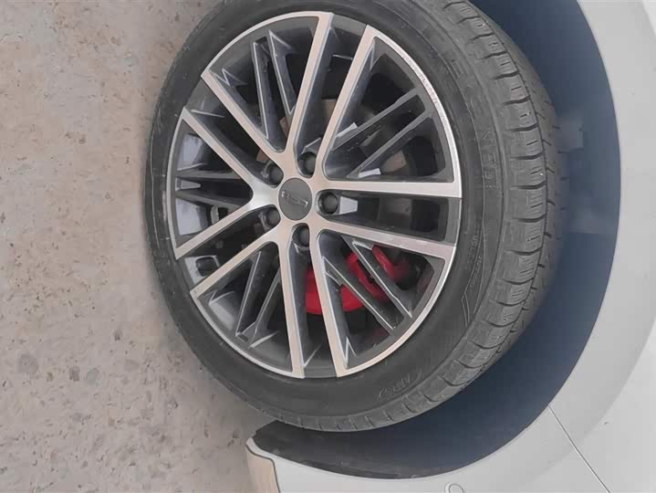 Фото 6 - Geely Preface