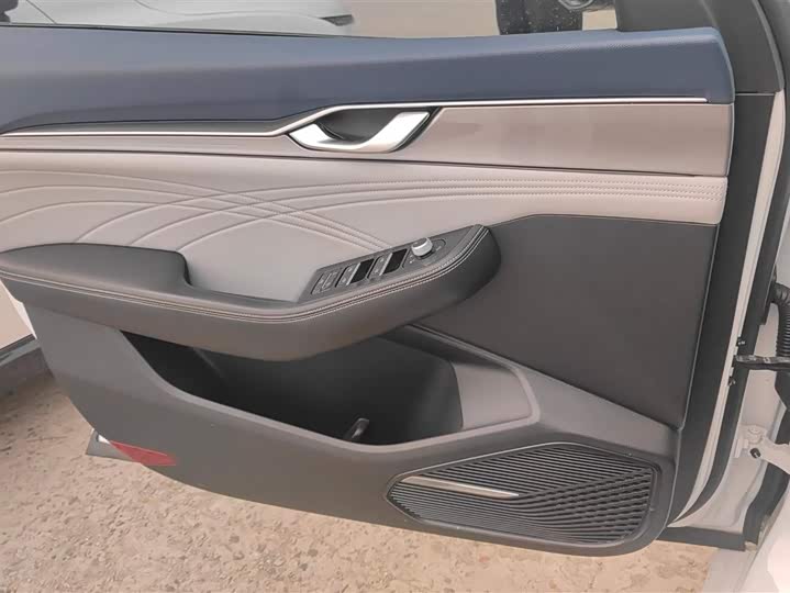 Фото 7 - Geely Preface