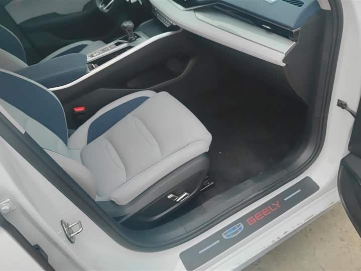 Фото 8 - Geely Preface