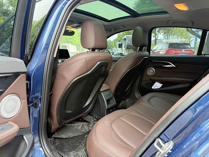 BMW 1 Series 2023 2023款 125i M运动曜夜版