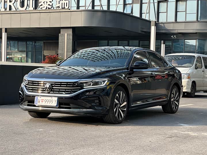 Фото 1 - Volkswagen Passat