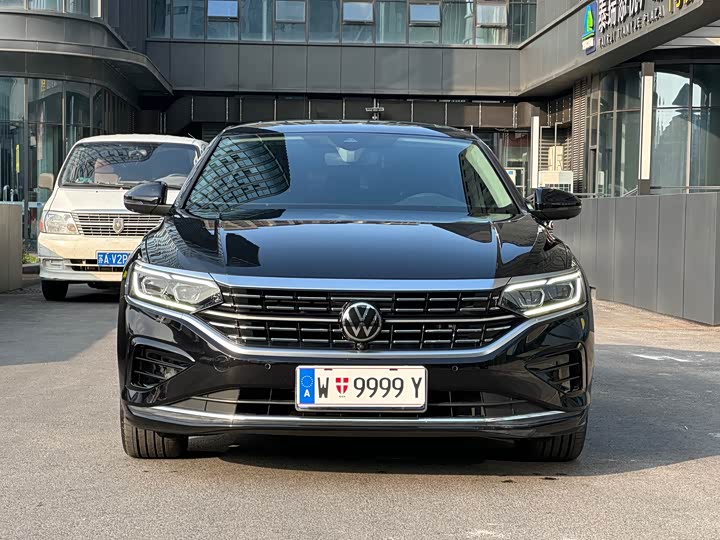 Фото 2 - Volkswagen Passat