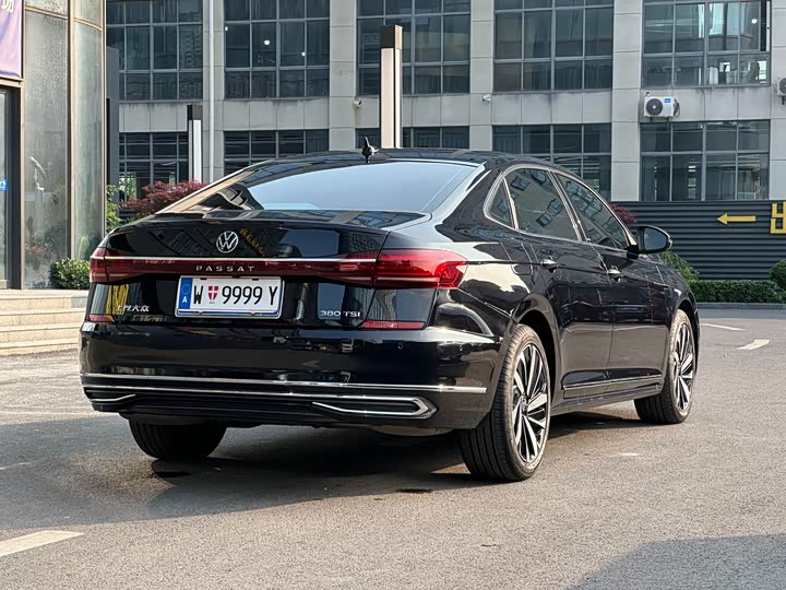 Фото 7 - Volkswagen Passat