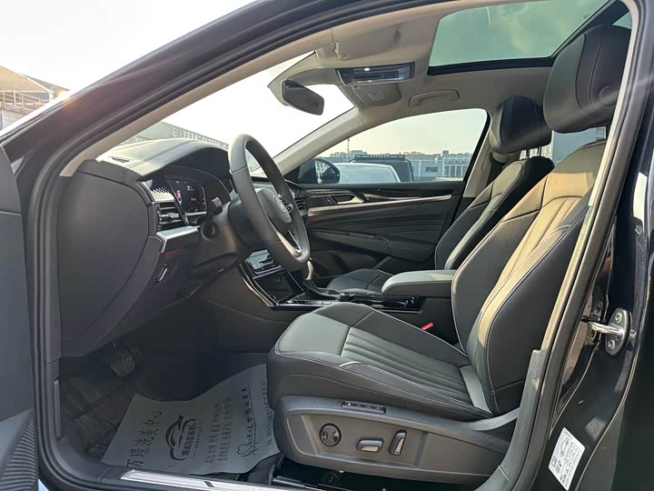 Фото 8 - Volkswagen Passat