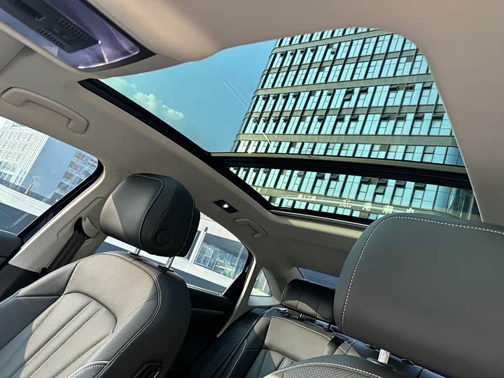 Фото 9 - Volkswagen Passat