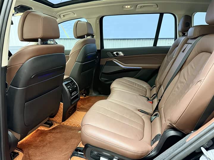 Фото 5 - BMW X7