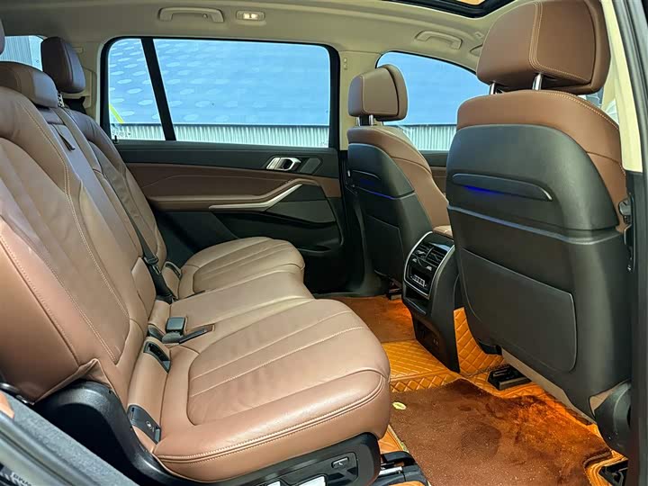 Фото 6 - BMW X7