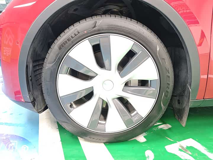 Zdjęcie 5 - Tesla Model Y