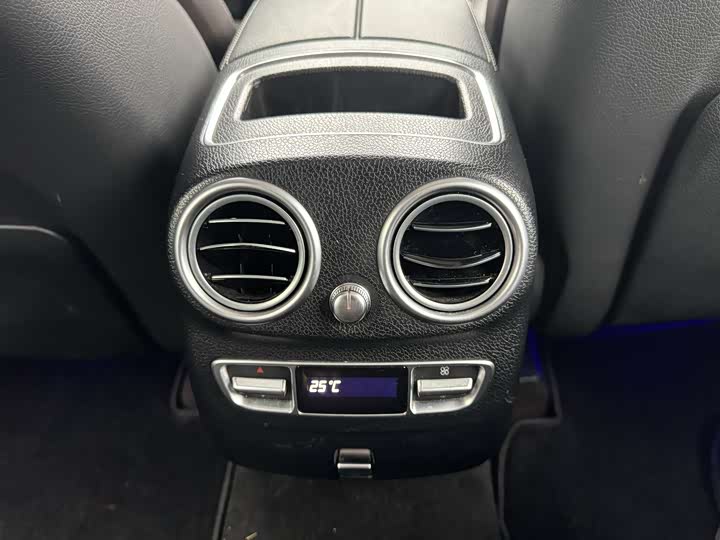 Zdjęcie 8 - Mercedes-Benz GLC-Class
