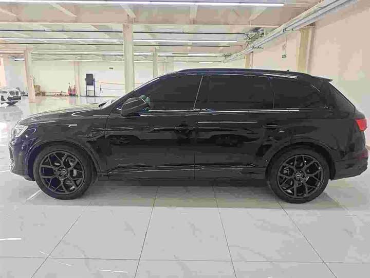 Фото 4 - Audi Q7