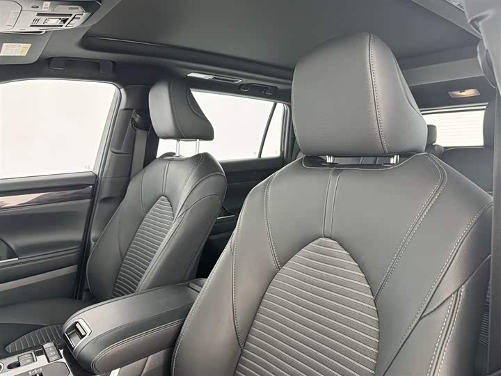 Toyota Crown Kluger 2024 2024款 2.5L HEV四驱豪华版