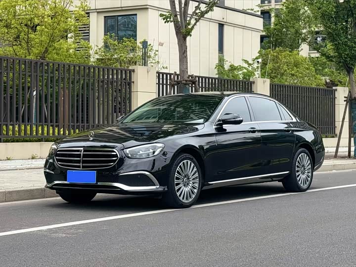 Zdjęcie 1 - Mercedes-Benz E-Class