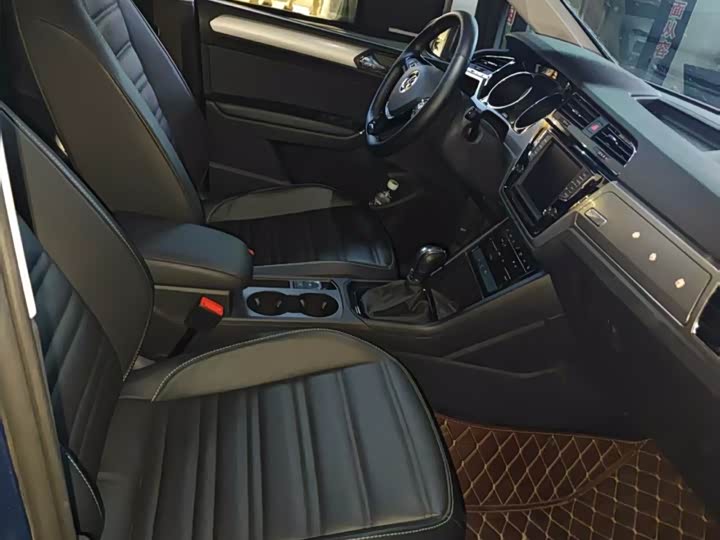 Volkswagen Touran L 2021 2021款 途安L 280TSI DSG拓界版 7座