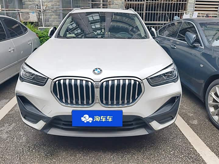 Фото 2 - BMW X1