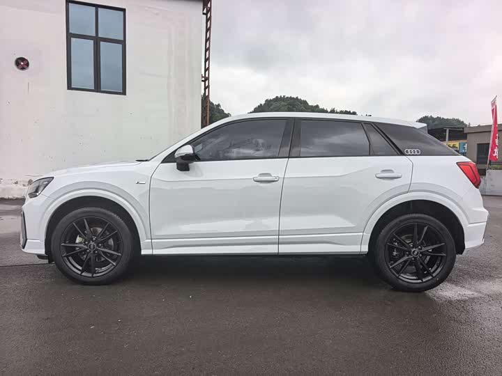 Zdjęcie 4 - Audi Q2L