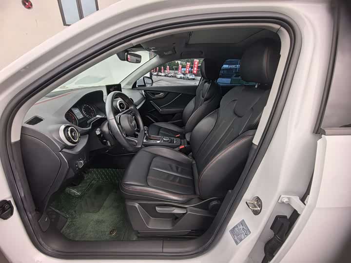 Zdjęcie 8 - Audi Q2L