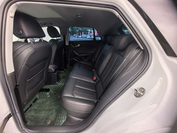 Zdjęcie 9 - Audi Q2L