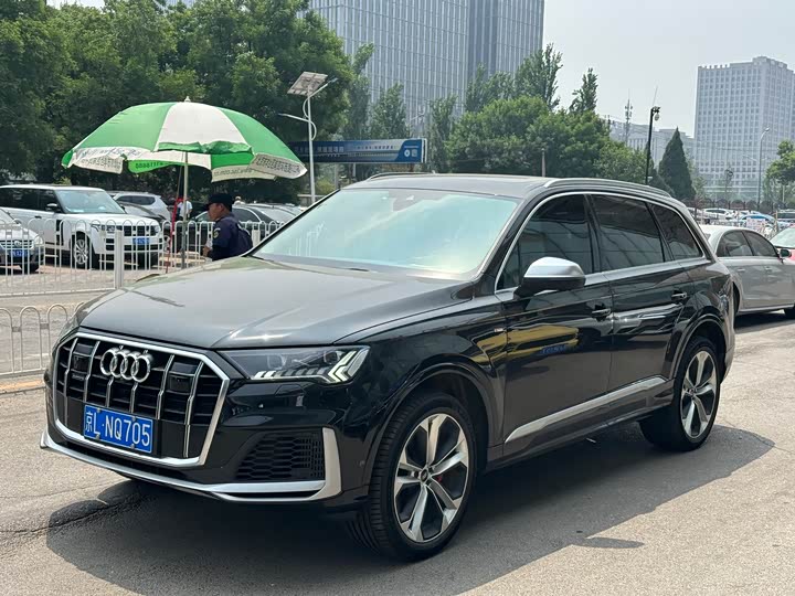 Фото 1 - Audi Q7