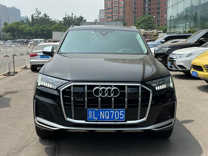 Фото 2 - Audi Q7
