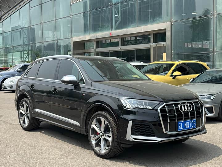Фото 3 - Audi Q7