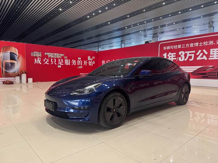 Фото 1 - Tesla Model 3