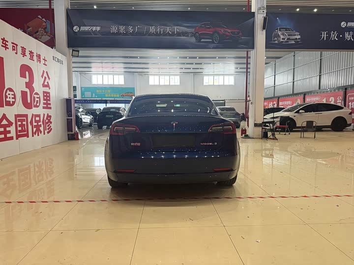 Фото 5 - Tesla Model 3