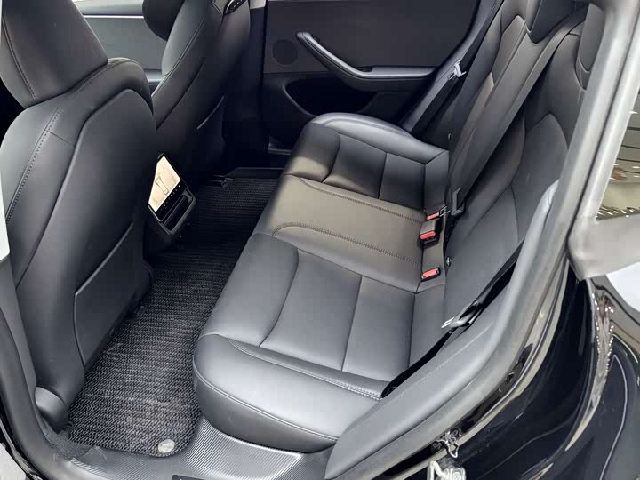Zdjęcie 8 - Tesla Model 3