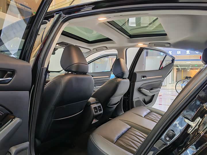 Nissan Teana 2025 2025款 2.0L SV 黑金版