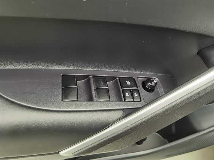 Фото 9 - Toyota Corolla Cross