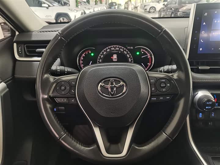 Photo 3 - Toyota RAV4