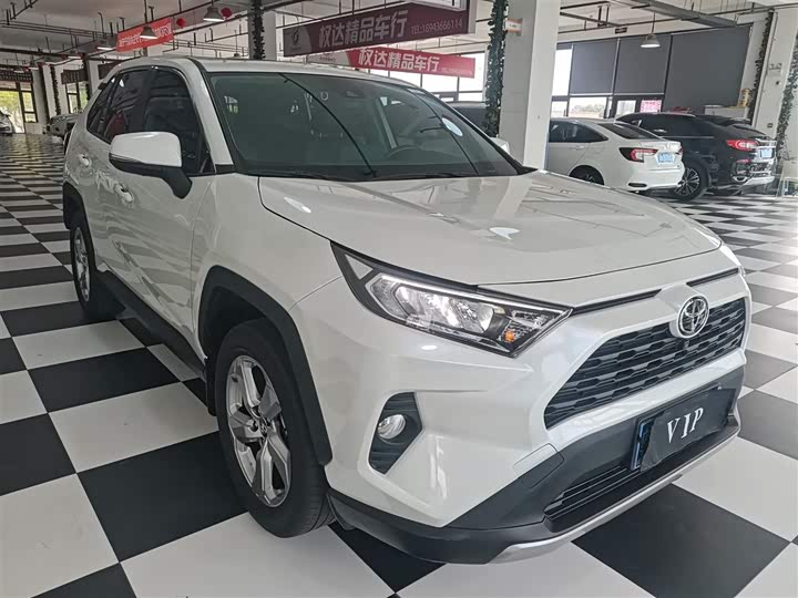 Photo 8 - Toyota RAV4