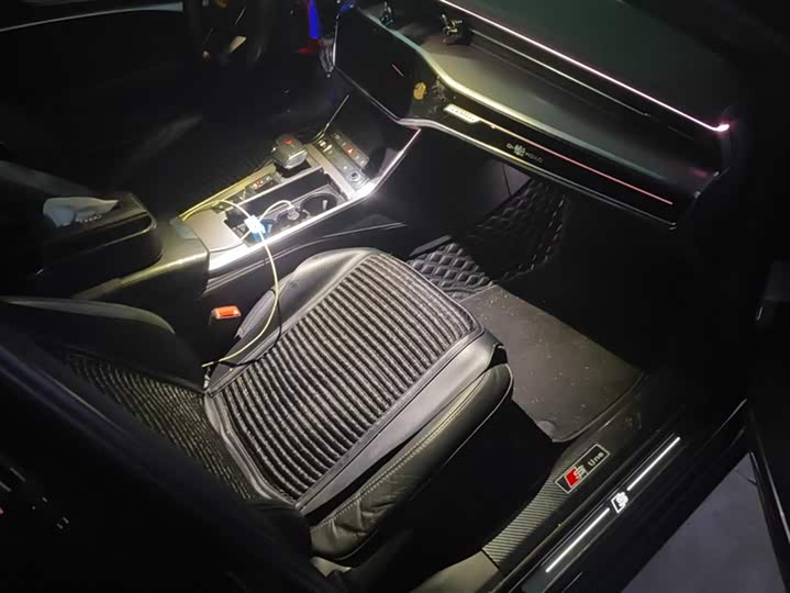 Audi A6L 2021 2021款 55 TFSI quattro 尊享动感型