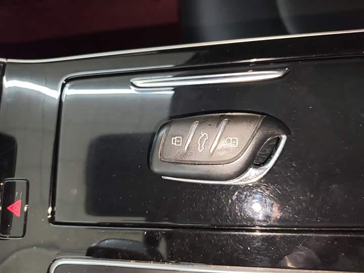 Фото 9 - Roewe i6 Max