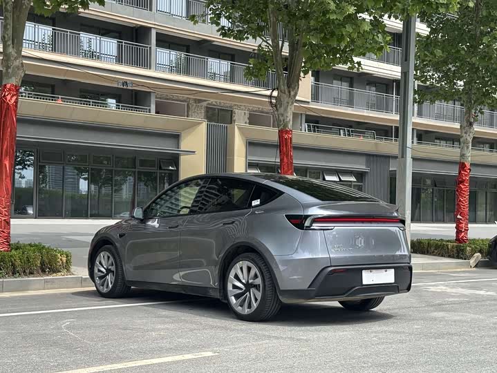 Tesla Model Y 2026 2026款 长续航后轮驱动版