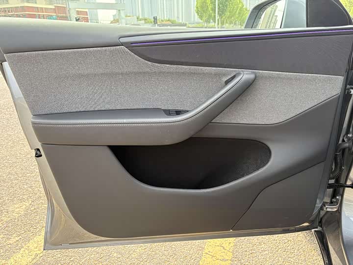 Tesla Model Y 2026 2026款 长续航后轮驱动版