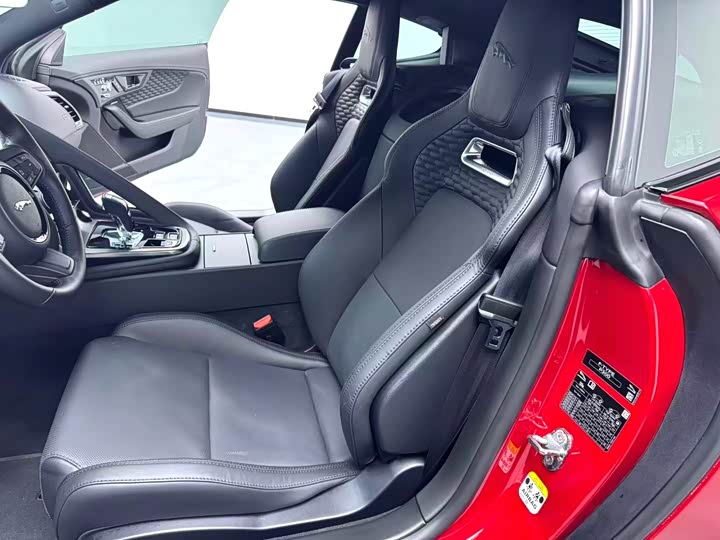 2024 Jaguar F-Type
