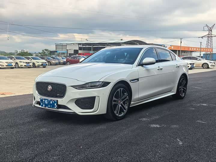 Zdjęcie 1 - Jaguar XE L
