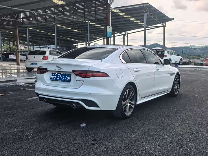 Zdjęcie 9 - Jaguar XE L