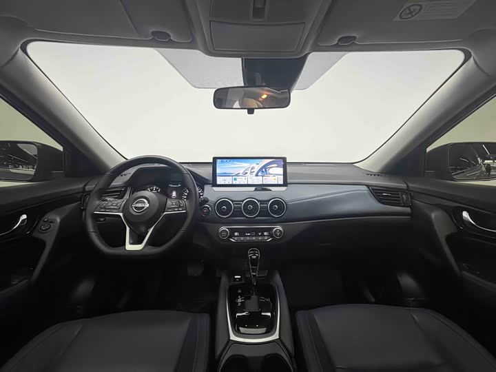 Nissan X-Trail 2025 2025款 荣誉 2.0L 两驱领先版