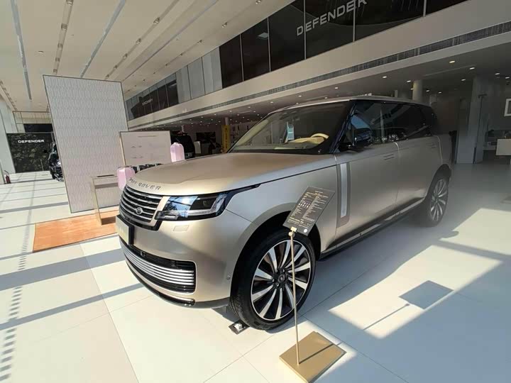 Land Rover Range Rover 2026 2026款 4.4 V8 SV长轴版 四座