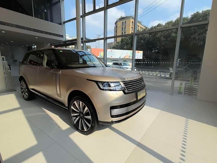 Land Rover Range Rover 2026 2026款 4.4 V8 SV长轴版 四座