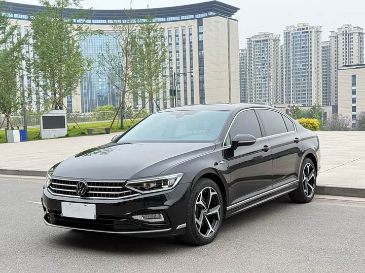 Фото 2 - Volkswagen Magotan