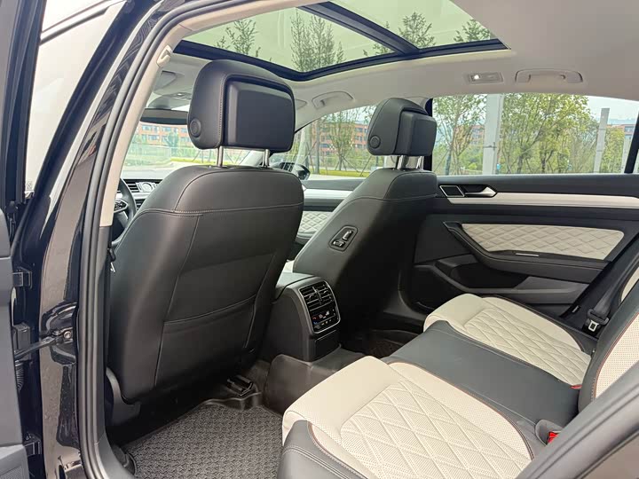 Фото 7 - Volkswagen Magotan