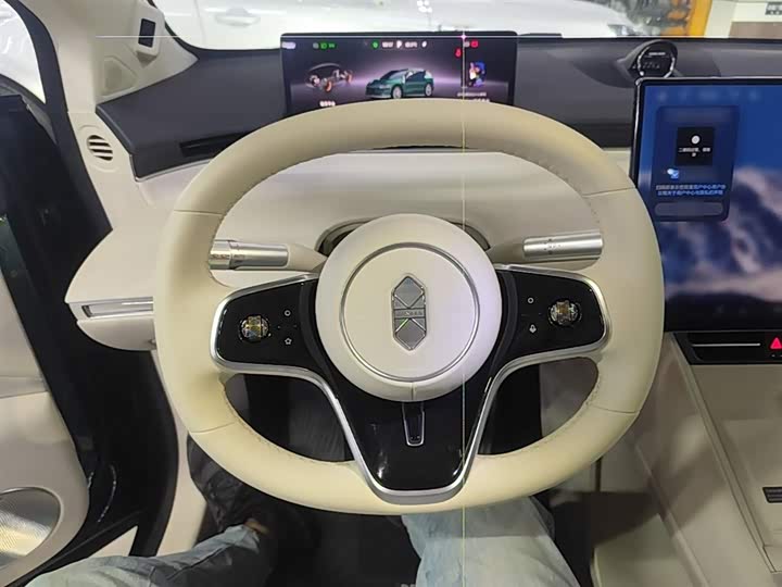 2026 Luxeed R7