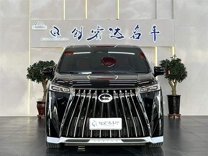 Фото 2 - GAC Trumpchi M8