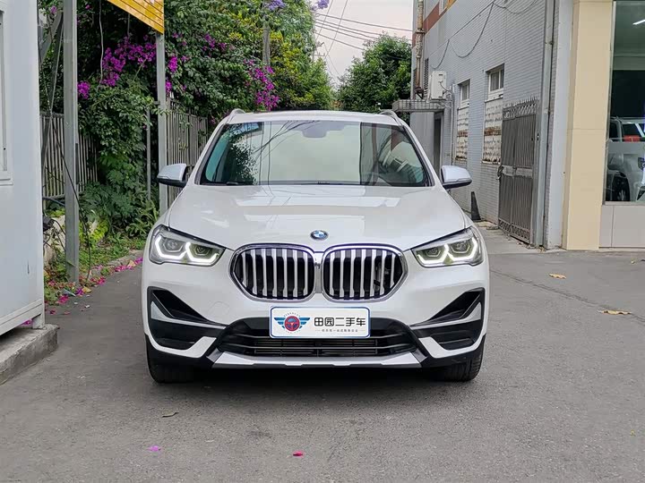 Фото 2 - BMW X1